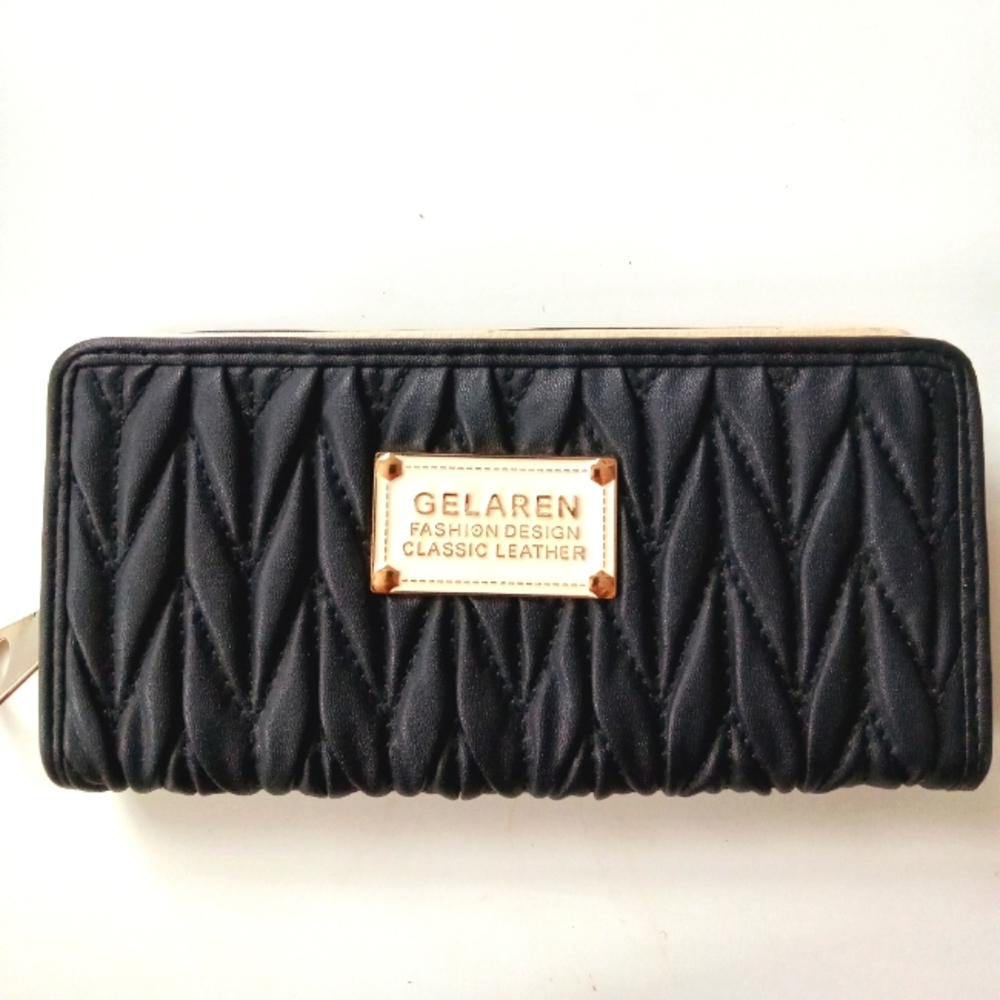 Gelaren Quilted Black Faux Leather Zippered Wallet